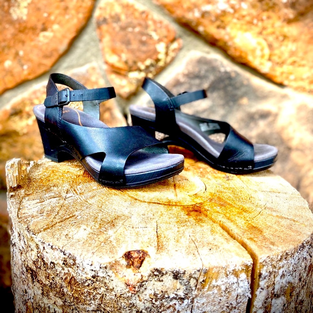 EUC Dansko Tasha Sandal size 37